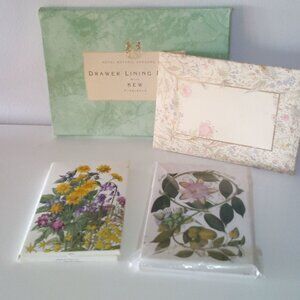 Lot of 30 Vintage Notelets, Cards and Drawer Liner Sheets